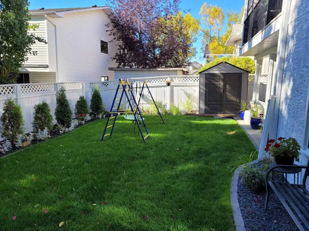 9 Scripps Landing NW Calgary AB T3L1V9