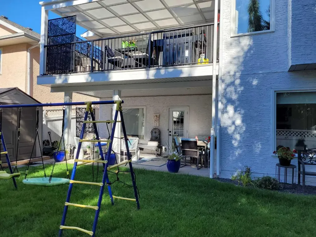 9 Scripps Landing NW Calgary AB T3L1V9