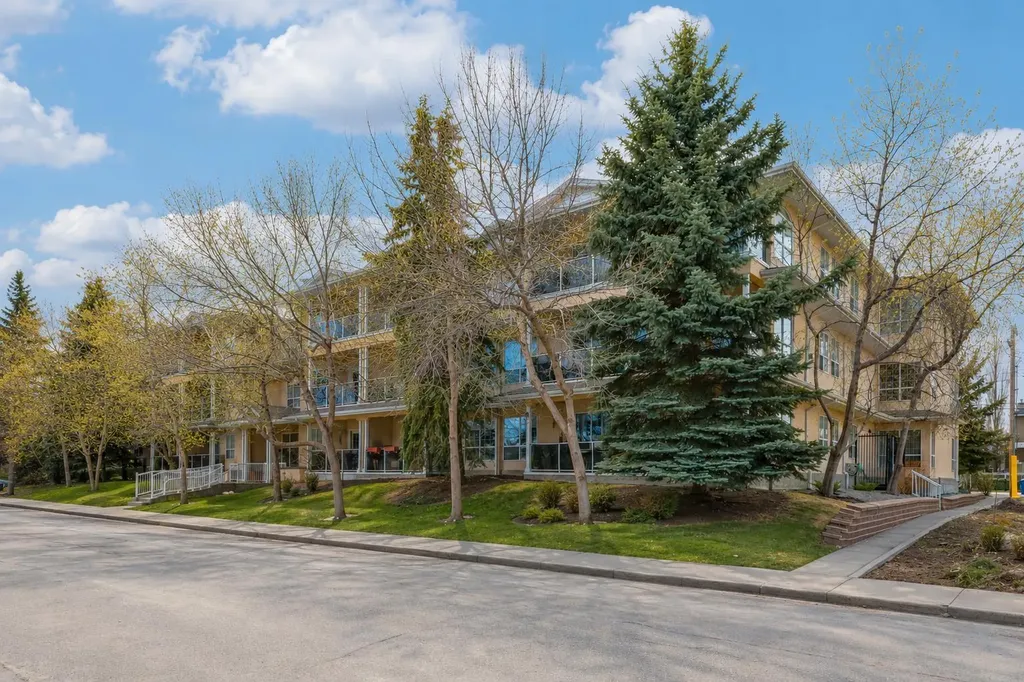 1919 31 Street SW Calgary AB T3E 2M9