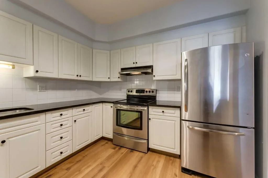 1919 31 Street SW Calgary AB T3E 2M9