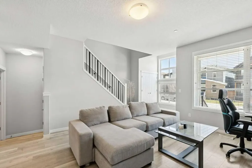 29 Howse Row NE Calgary AB T3P0Z3