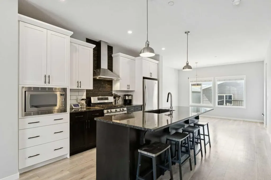 29 Howse Row NE Calgary AB T3P0Z3
