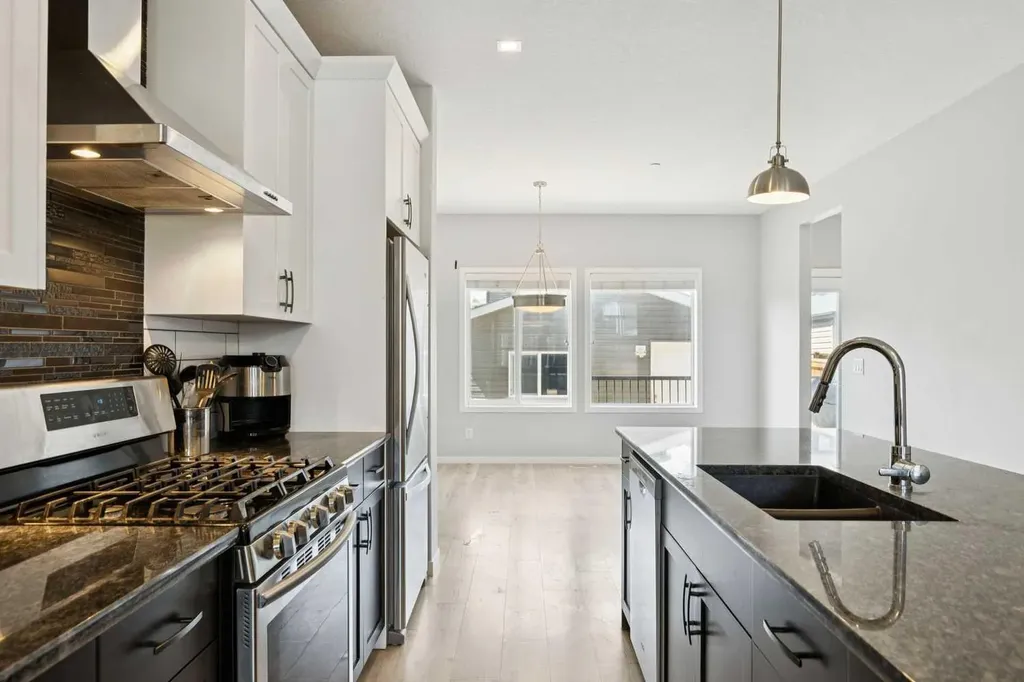 29 Howse Row NE Calgary AB T3P0Z3