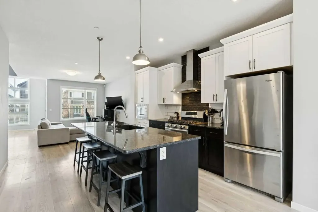 29 Howse Row NE Calgary AB T3P0Z3