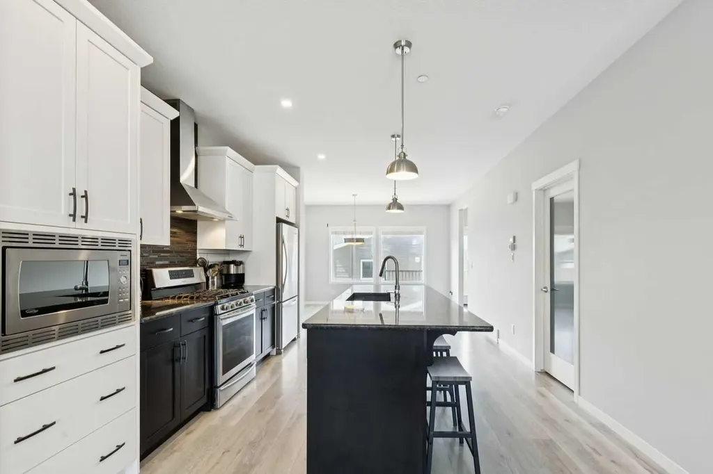 29 Howse Row NE Calgary AB T3P0Z3