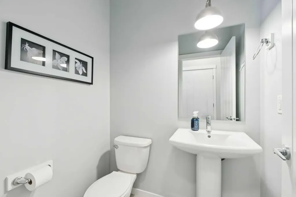 29 Howse Row NE Calgary AB T3P0Z3