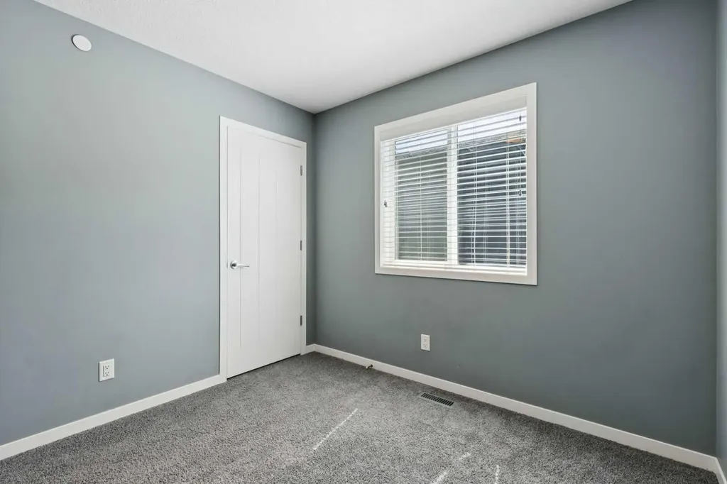 29 Howse Row NE Calgary AB T3P0Z3