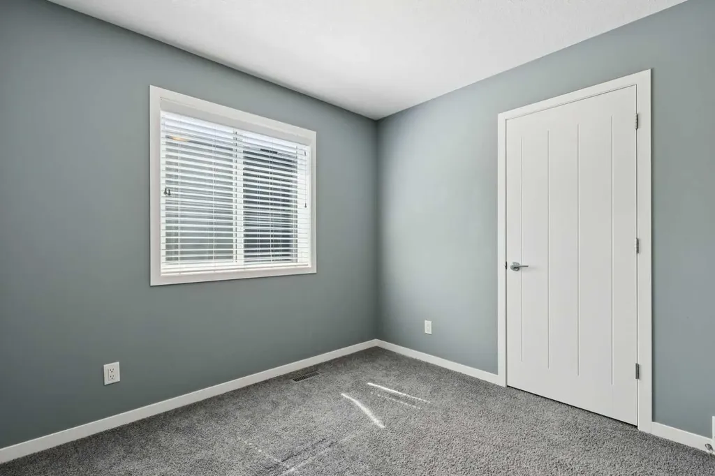 29 Howse Row NE Calgary AB T3P0Z3