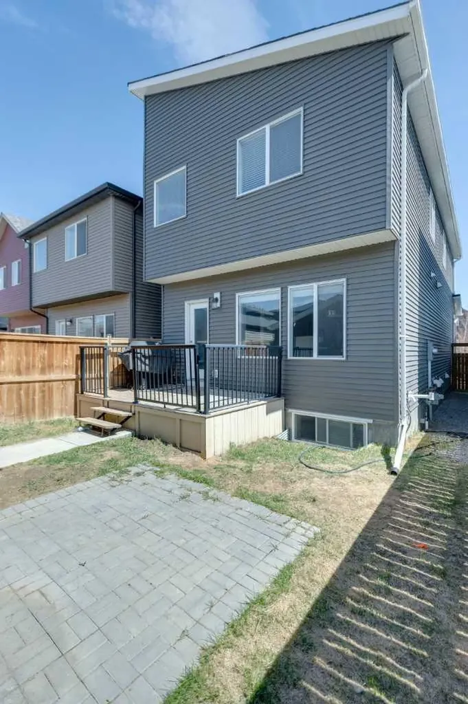29 Howse Row NE Calgary AB T3P0Z3