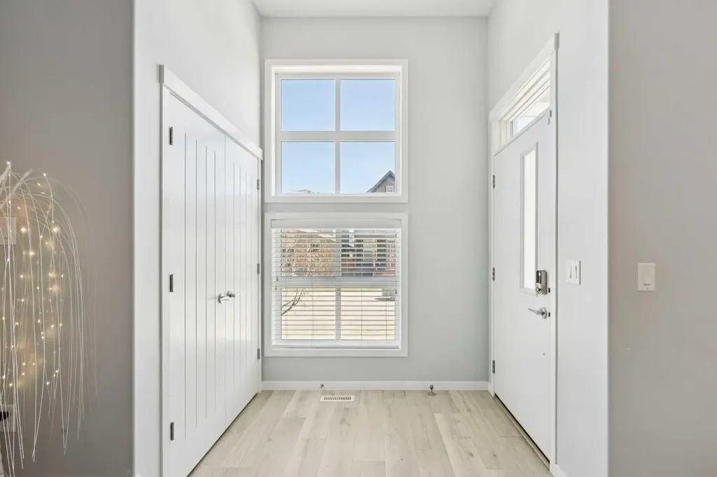 29 Howse Row NE Calgary AB T3P0Z3