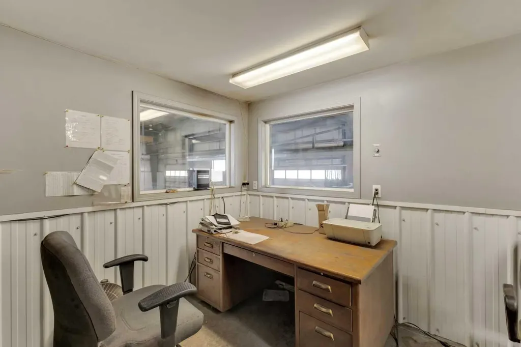 4406 65 Street Ponoka AB T4J 1K3