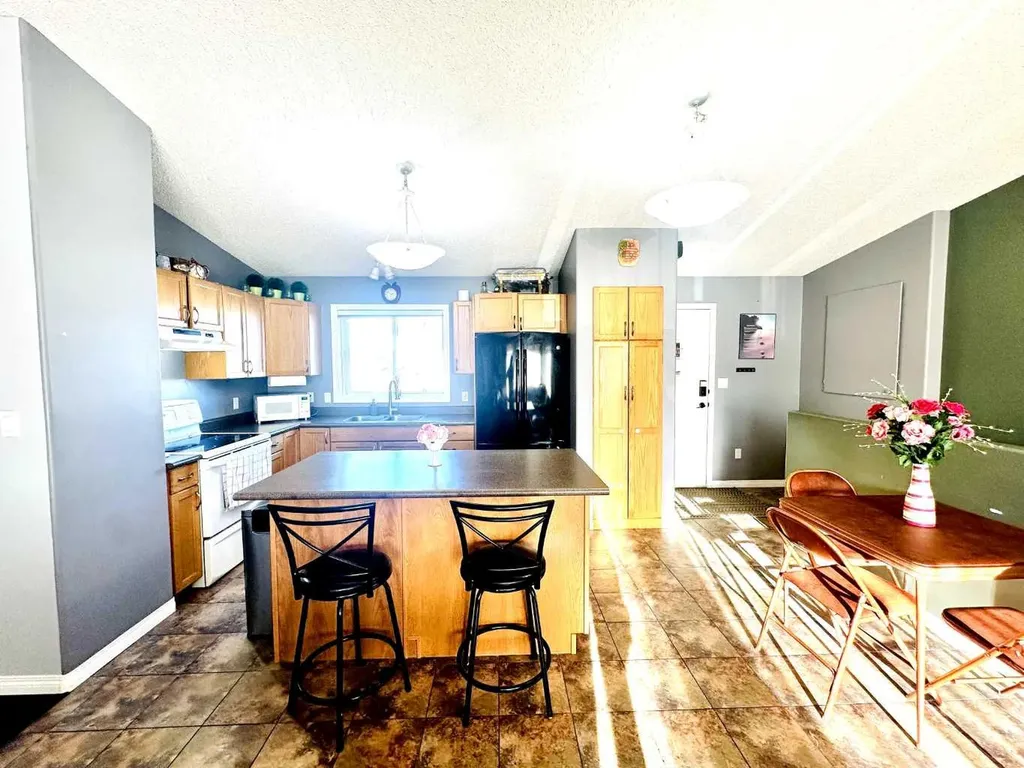 1105 19 Street Wainwright AB T9W1V1