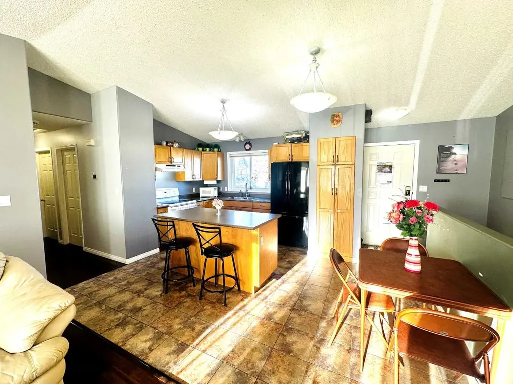 1105 19 Street Wainwright AB T9W1V1