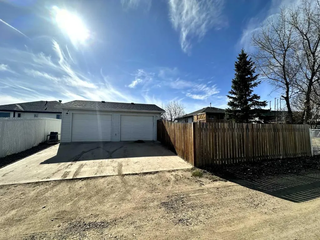 1105 19 Street Wainwright AB T9W1V1