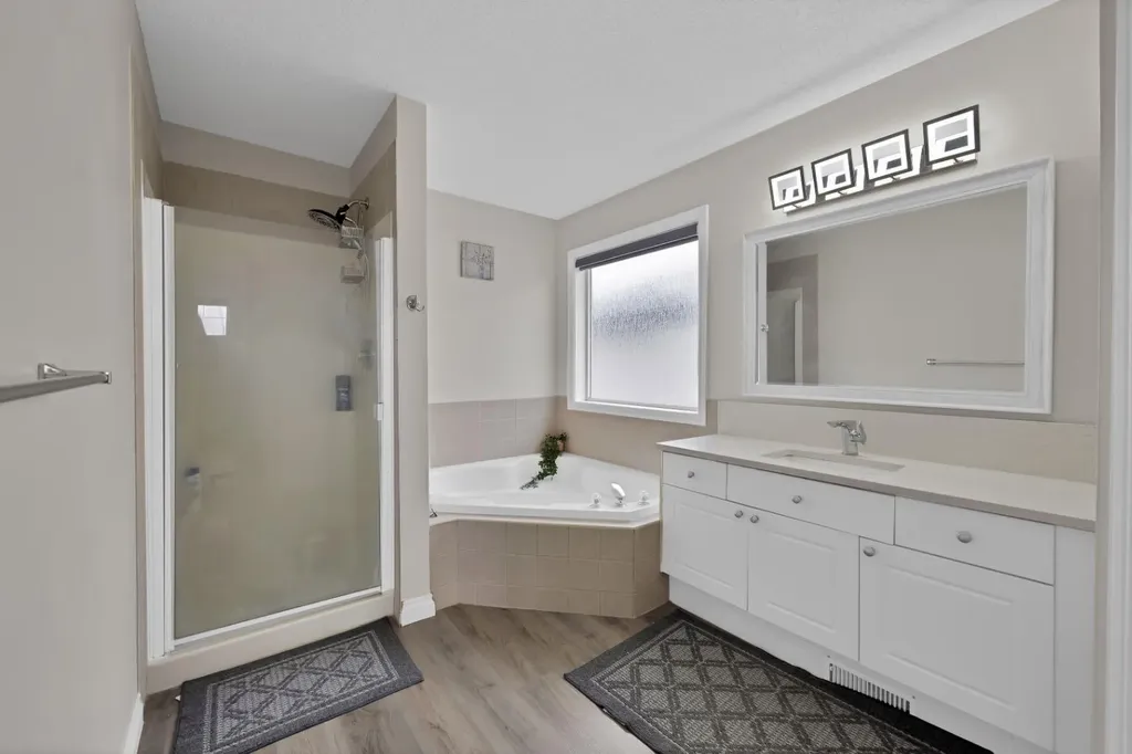 2386 Fairways Circle NW Airdrie AB T4B2W9