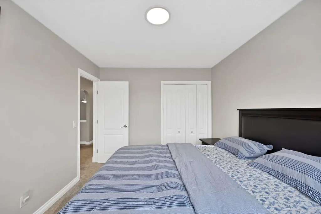 2386 Fairways Circle NW Airdrie AB T4B2W9