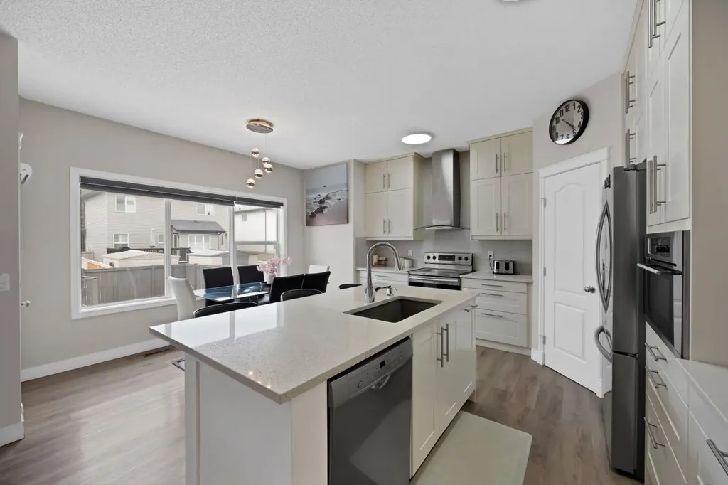 2386 Fairways Circle NW Airdrie AB T4B2W9
