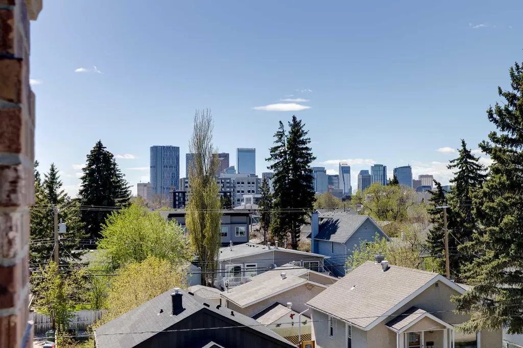 232 20 Avenue NE Calgary AB T2E 1P9