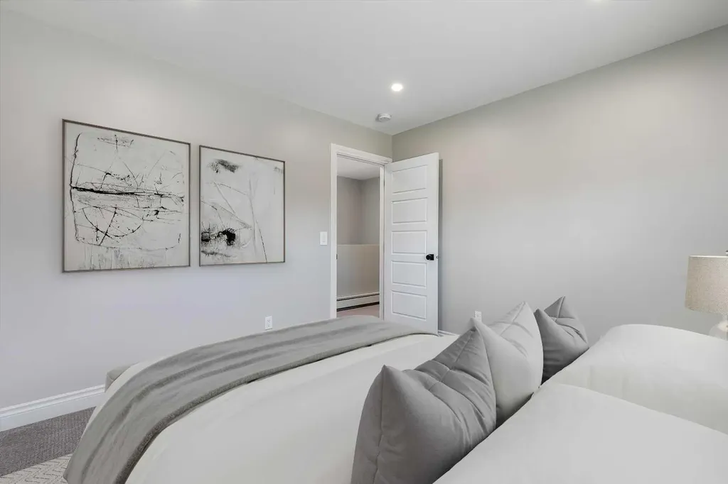 232 20 Avenue NE Calgary AB T2E 1P9