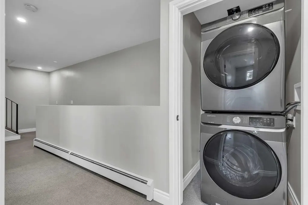 232 20 Avenue NE Calgary AB T2E 1P9