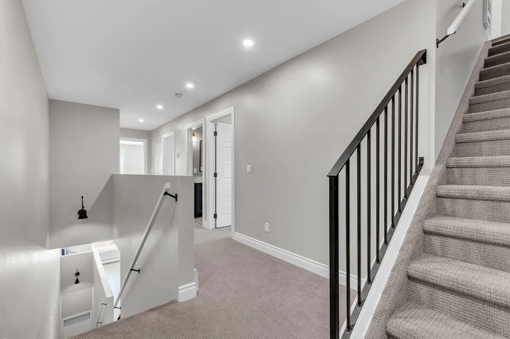 232 20 Avenue NE Calgary AB T2E 1P9