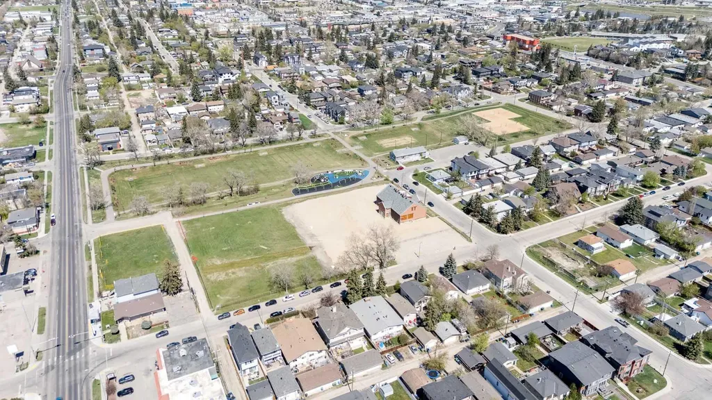 232 20 Avenue NE Calgary AB T2E 1P9
