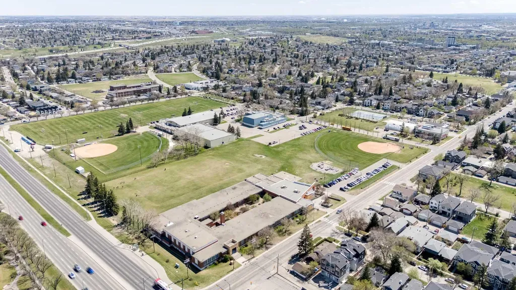 232 20 Avenue NE Calgary AB T2E 1P9