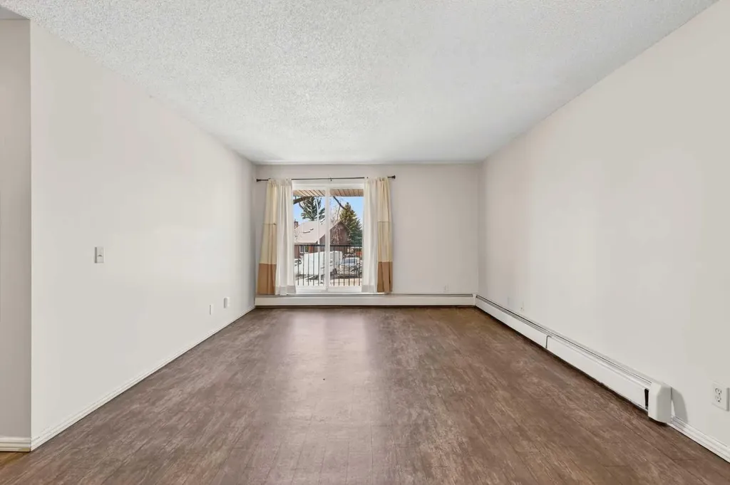 36 Glenbrook Crescent Cochrane AB T4C 1T2