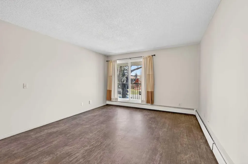 36 Glenbrook Crescent Cochrane AB T4C 1T2
