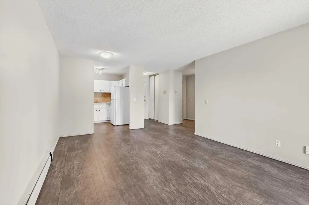 36 Glenbrook Crescent Cochrane AB T4C 1T2