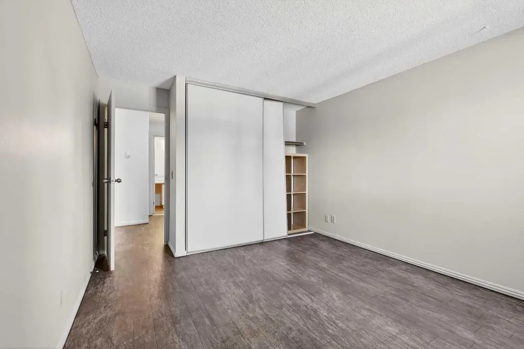 36 Glenbrook Crescent Cochrane AB T4C 1T2