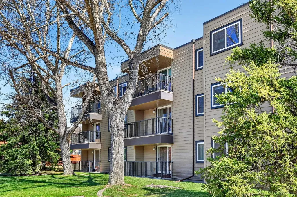36 Glenbrook Crescent Cochrane AB T4C 1T2