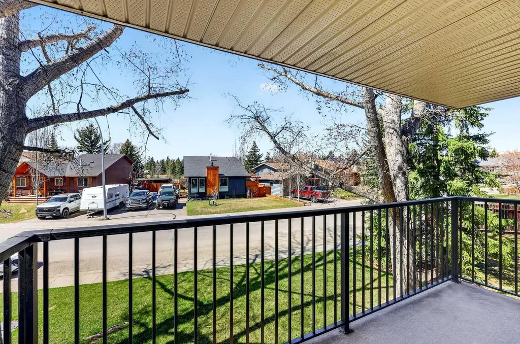 36 Glenbrook Crescent Cochrane AB T4C 1T2