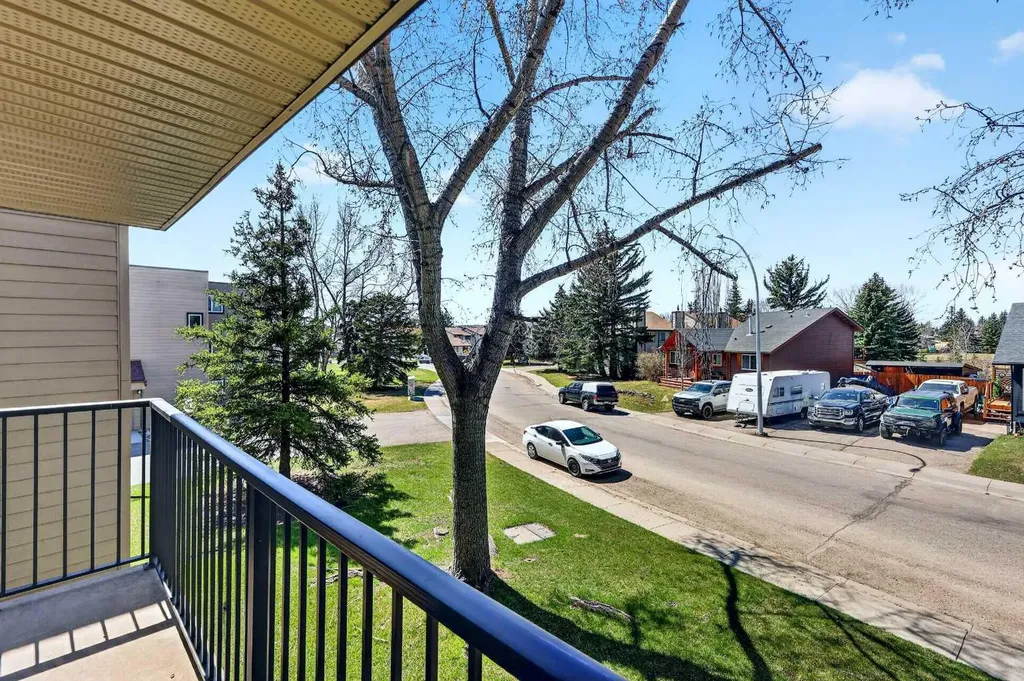 36 Glenbrook Crescent Cochrane AB T4C 1T2
