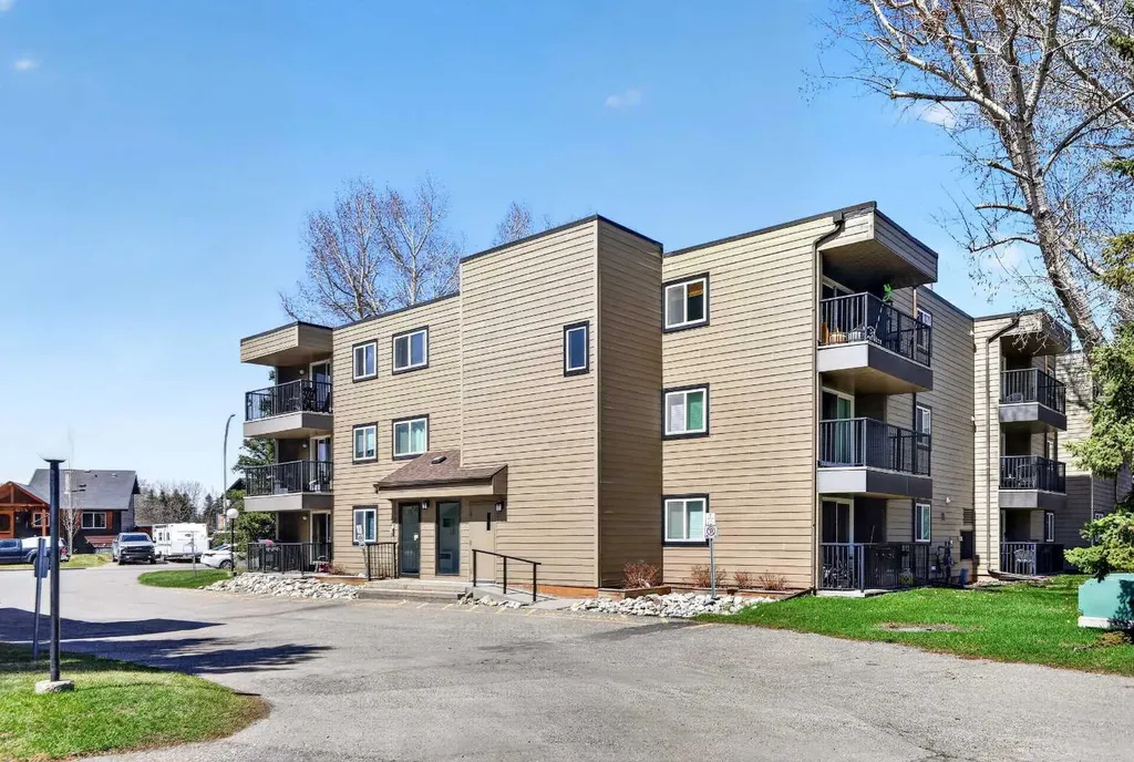 36 Glenbrook Crescent Cochrane AB T4C 1T2