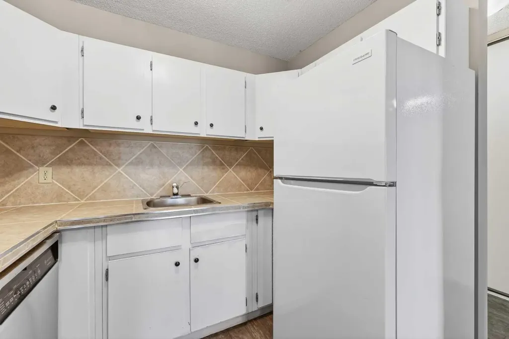 36 Glenbrook Crescent Cochrane AB T4C 1T2