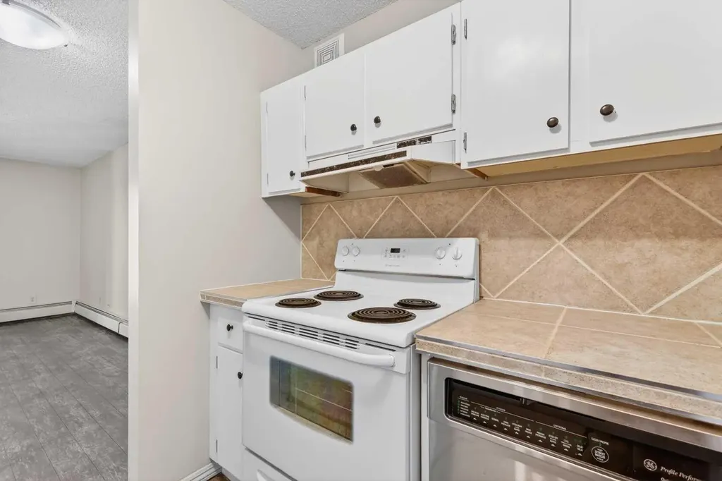36 Glenbrook Crescent Cochrane AB T4C 1T2