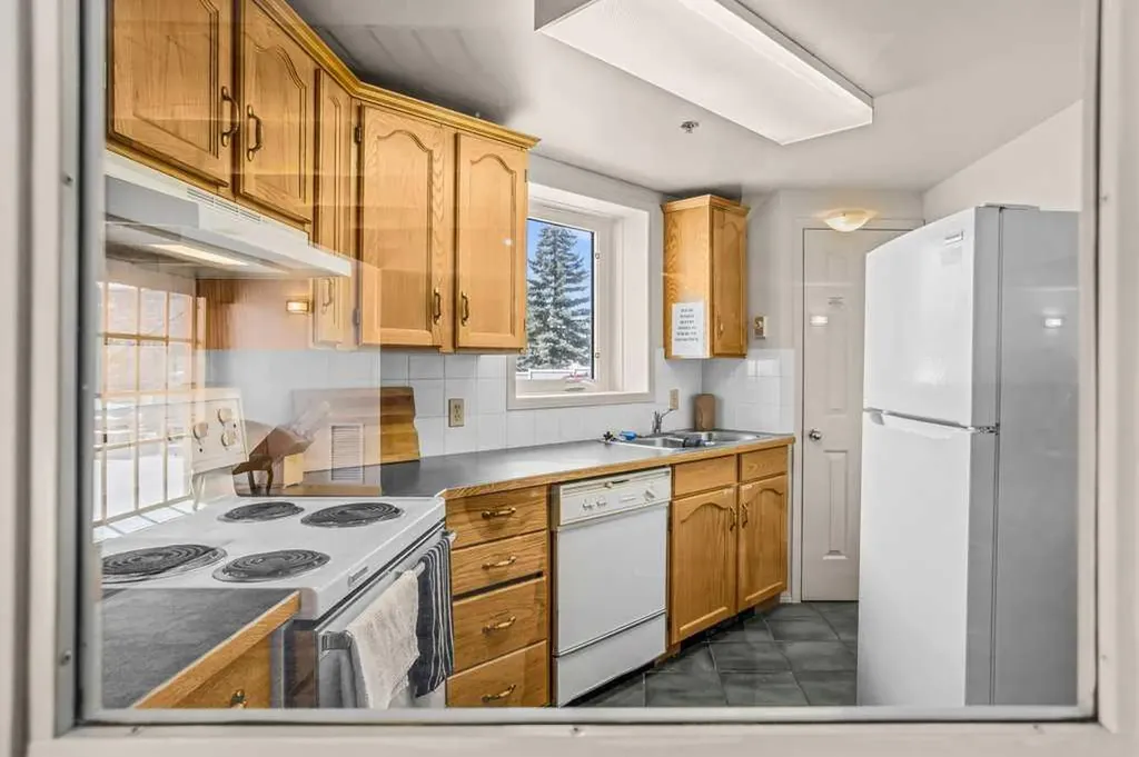 1080C Cougar Creek Drive Canmore AB T1W 2X9