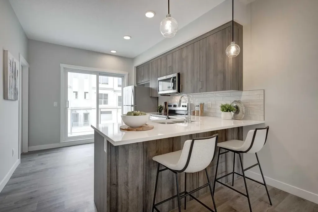 212 Shawnee Square SW Calgary AB T2Y 0T7