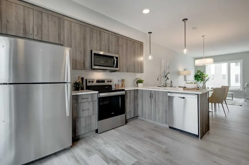 212 Shawnee Square SW Calgary AB T2Y 0T7