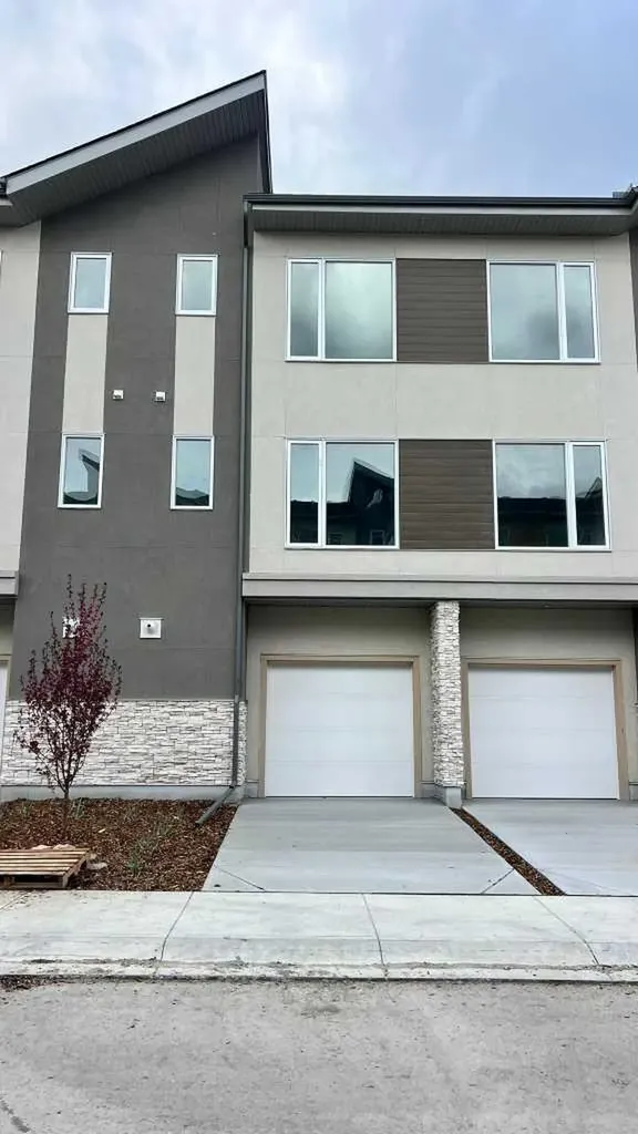 212 Shawnee Square SW Calgary AB T2Y 0T7