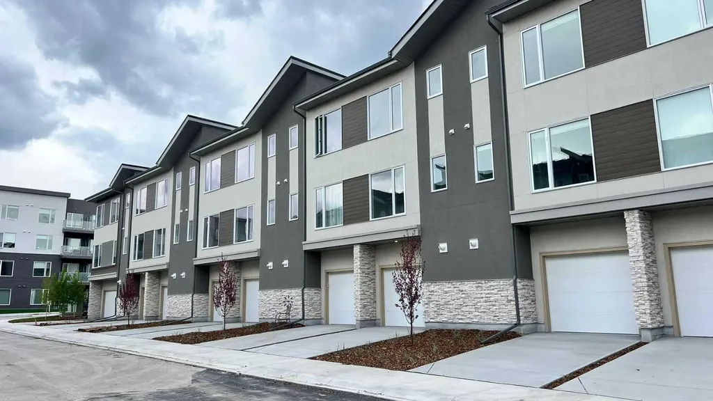 212 Shawnee Square SW Calgary AB T2Y 0T7