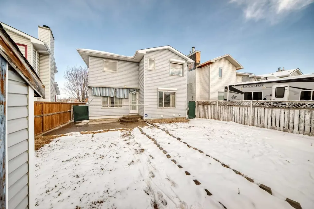 207 Eldorado Close NE Calgary AB T1Y6T5