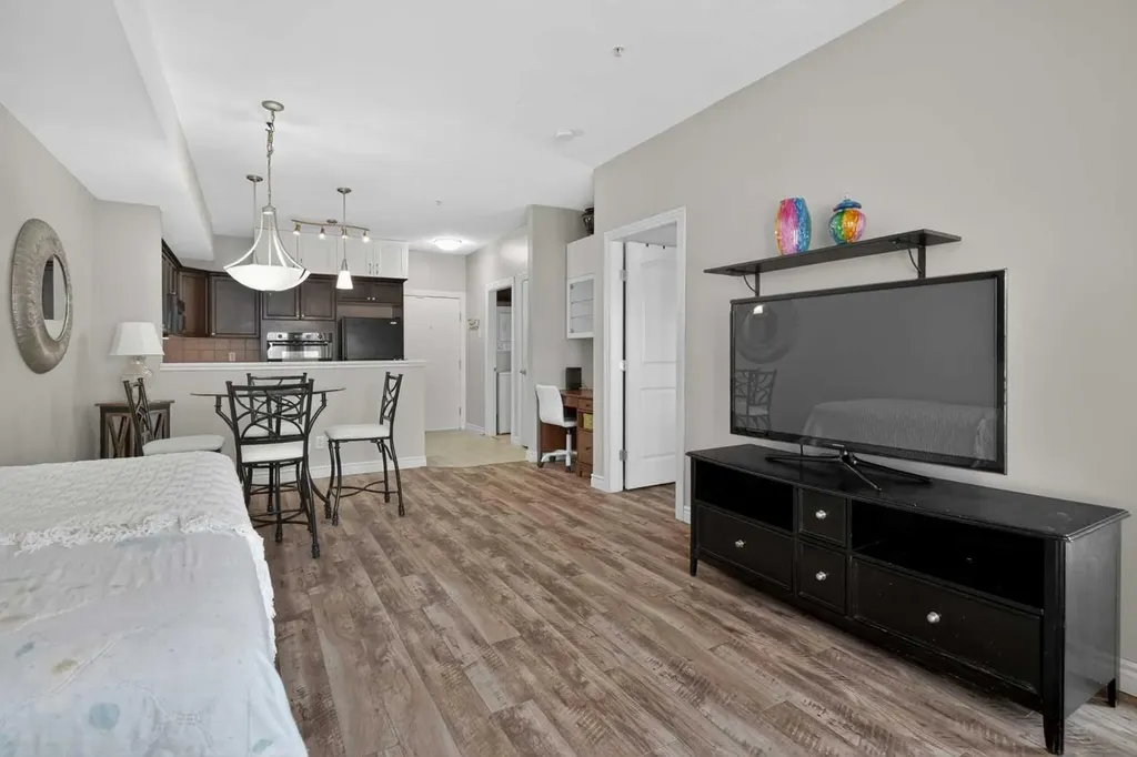 60 Royal Oak Plaza NW Calgary AB T3G 0A7