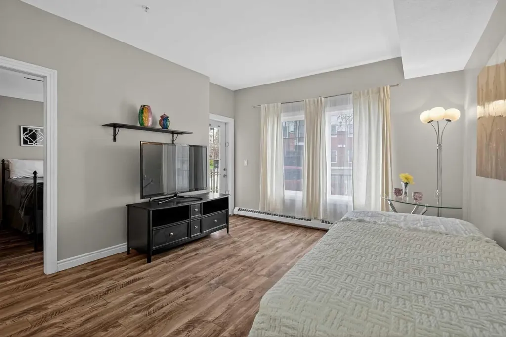 60 Royal Oak Plaza NW Calgary AB T3G 0A7