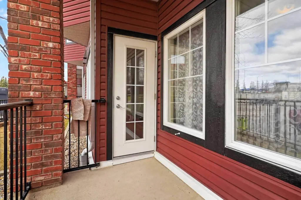 60 Royal Oak Plaza NW Calgary AB T3G 0A7