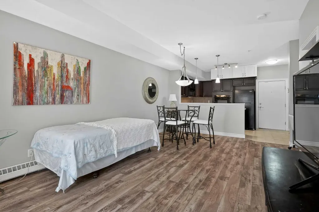 60 Royal Oak Plaza NW Calgary AB T3G 0A7