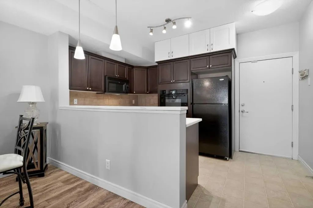 60 Royal Oak Plaza NW Calgary AB T3G 0A7