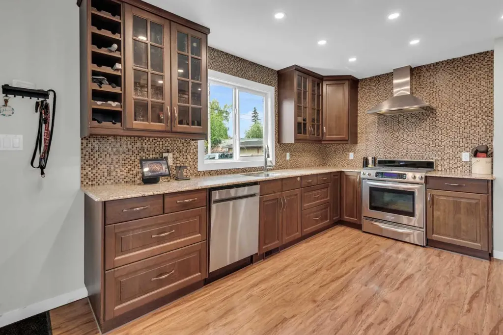 331 96 Avenue SE Calgary AB T2J 0G5