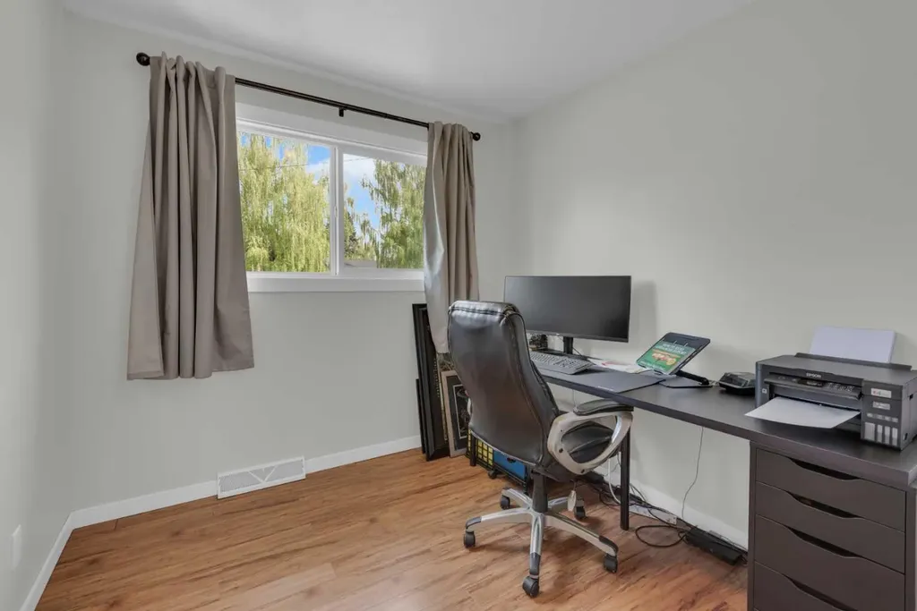 331 96 Avenue SE Calgary AB T2J 0G5